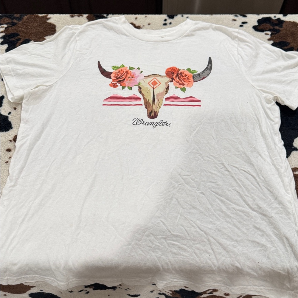 Wrangler White Graphic Tee with Floral Steer Skull